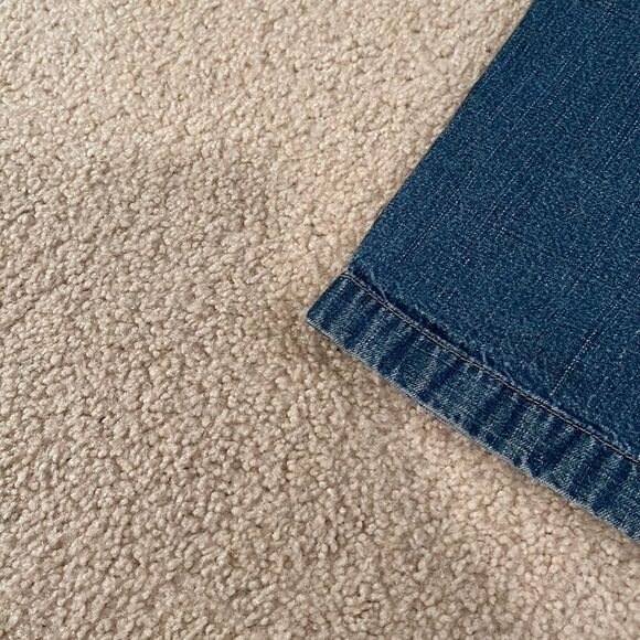 LANDS END SIZE SMALL (8) SHORTS JEANS - Picture 8 of 9